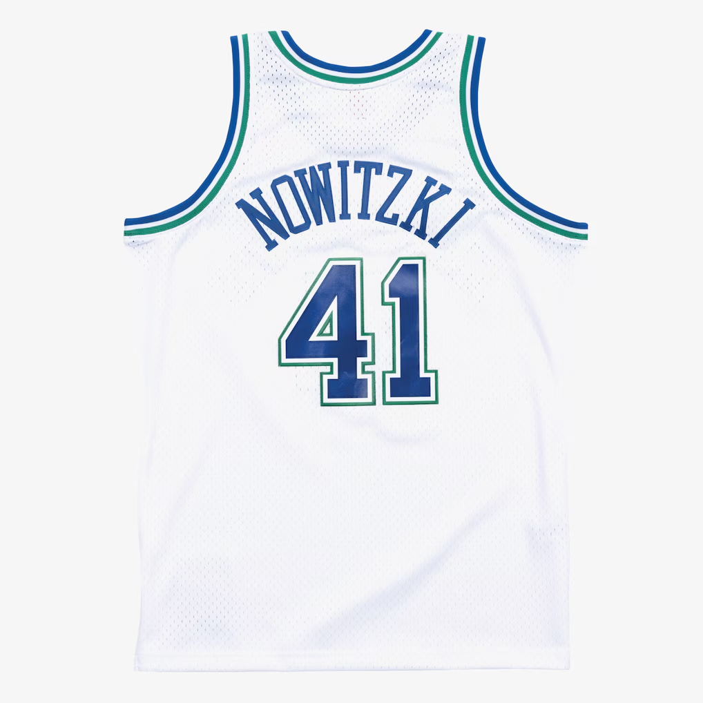 Yuxns D.Mavericks #41 Dirk Nowitzki Mitchell & Ness White 1998-99 Hardwood Classics Swingman Stitched Jerseys